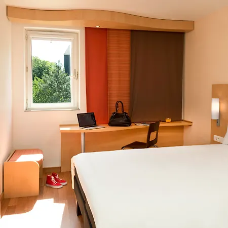 Hotel Ibis Sur Marne Renove En 2025 Nogent-sur-Seine