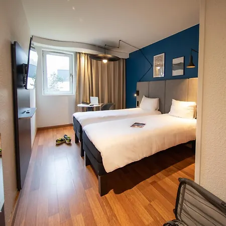 Ibis Sur Marne Renove En 2025 Hotel